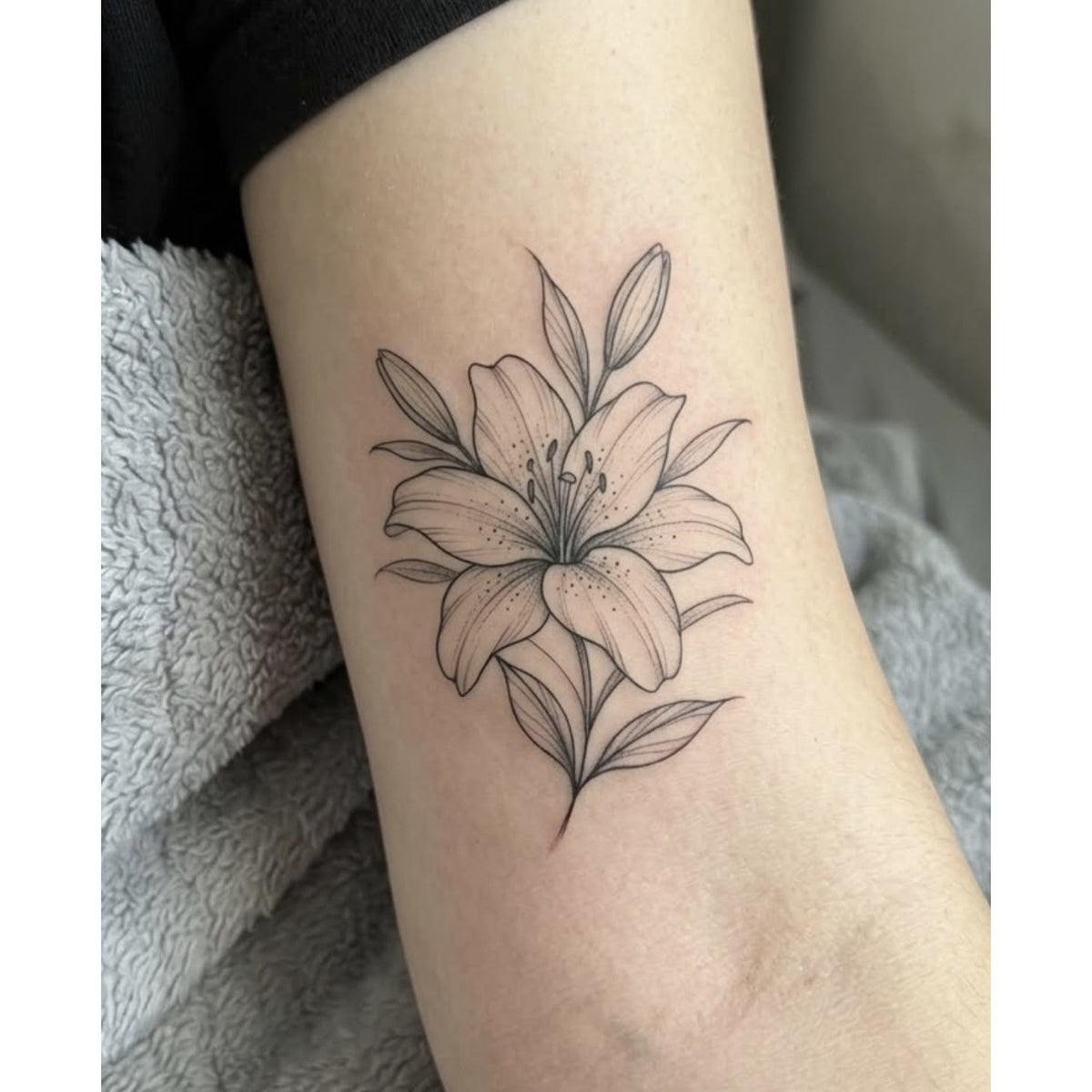 Lotus Blossom Temporary Tattoo – Elegant Floral Design