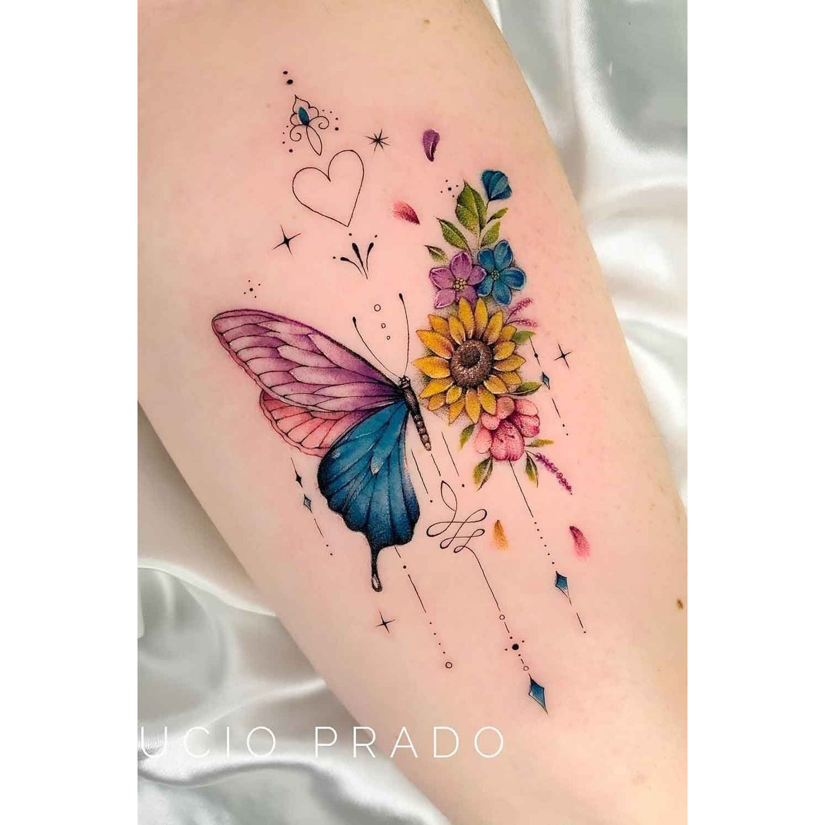 Floral Hand Tattoo – Elegant Temporary Tattoo Set