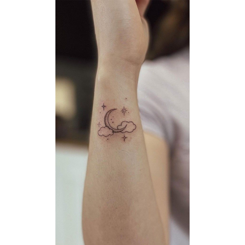 Minimal Heart Symbol Temporary Tattoo