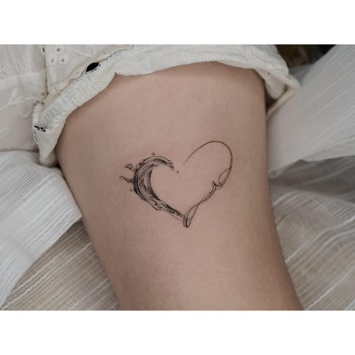 Minimal Heart Outline Temporary Tattoo